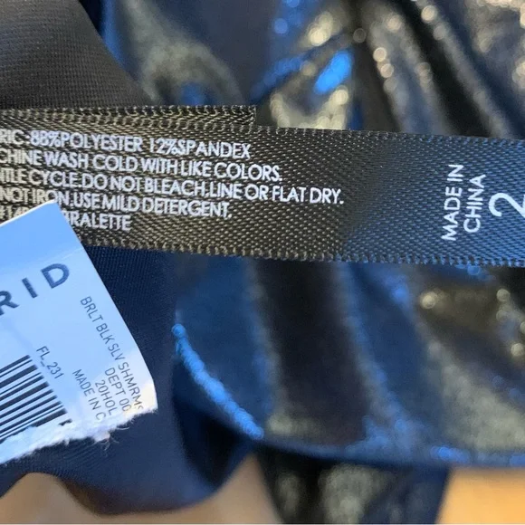 Torrid Curve Shimmer Crop Top - Picture 7 of 7